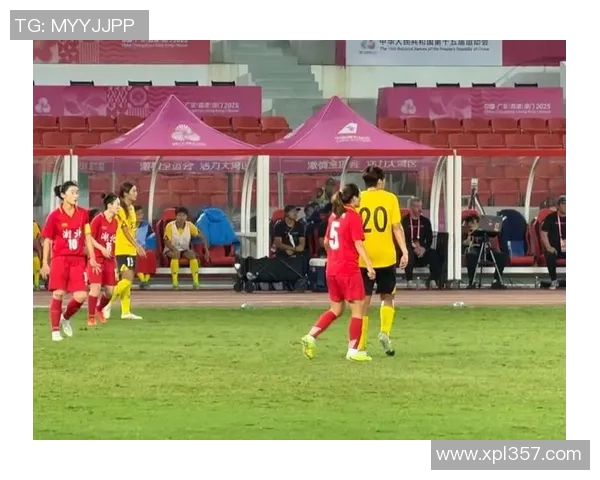 中国足球队奋勇拼搏重塑辉煌期待在国际赛场上再创佳绩 中国足球队奋勇拼搏重塑辉煌期待在国际赛场上再创佳绩